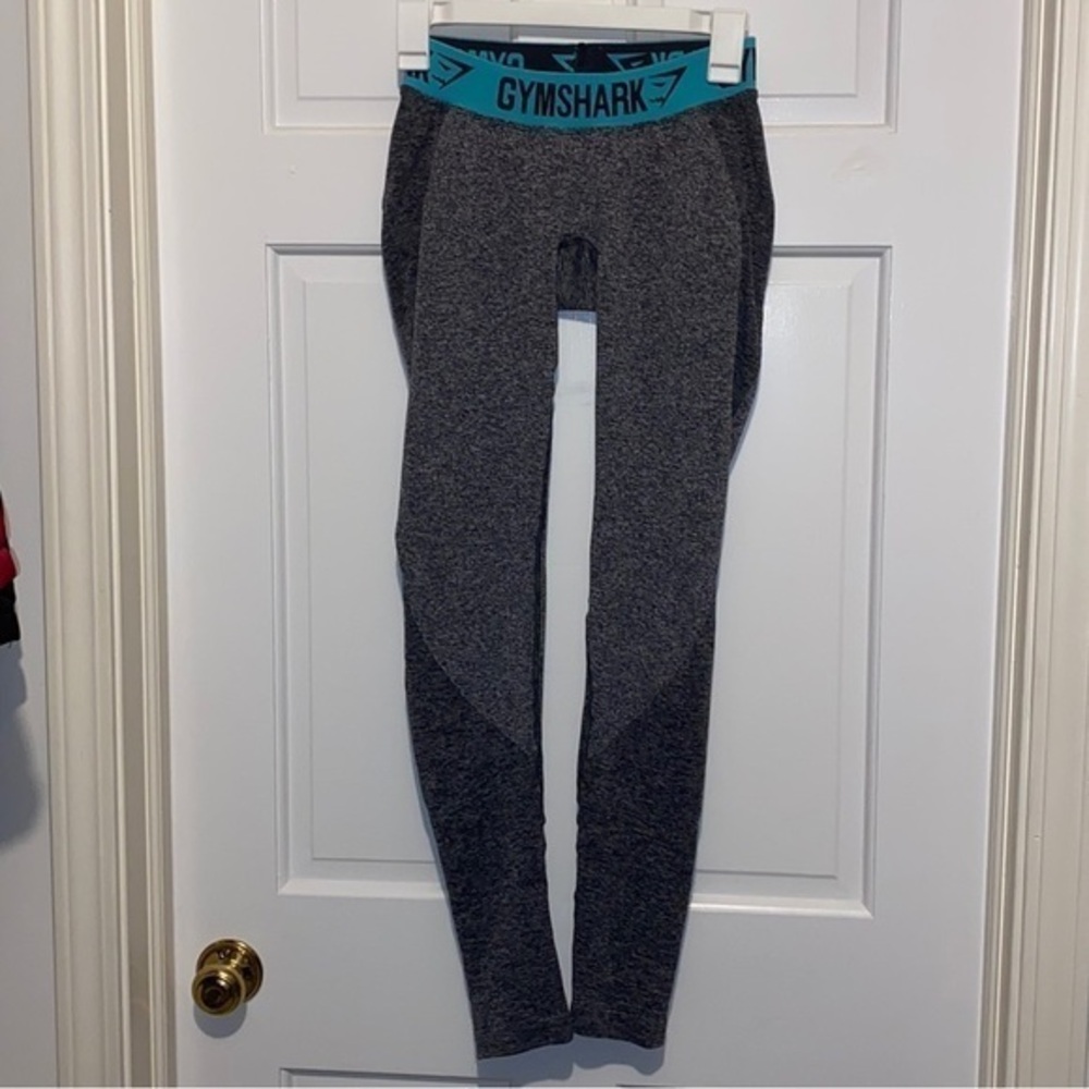 Gymshark Workout Leggings - Women’s size small.